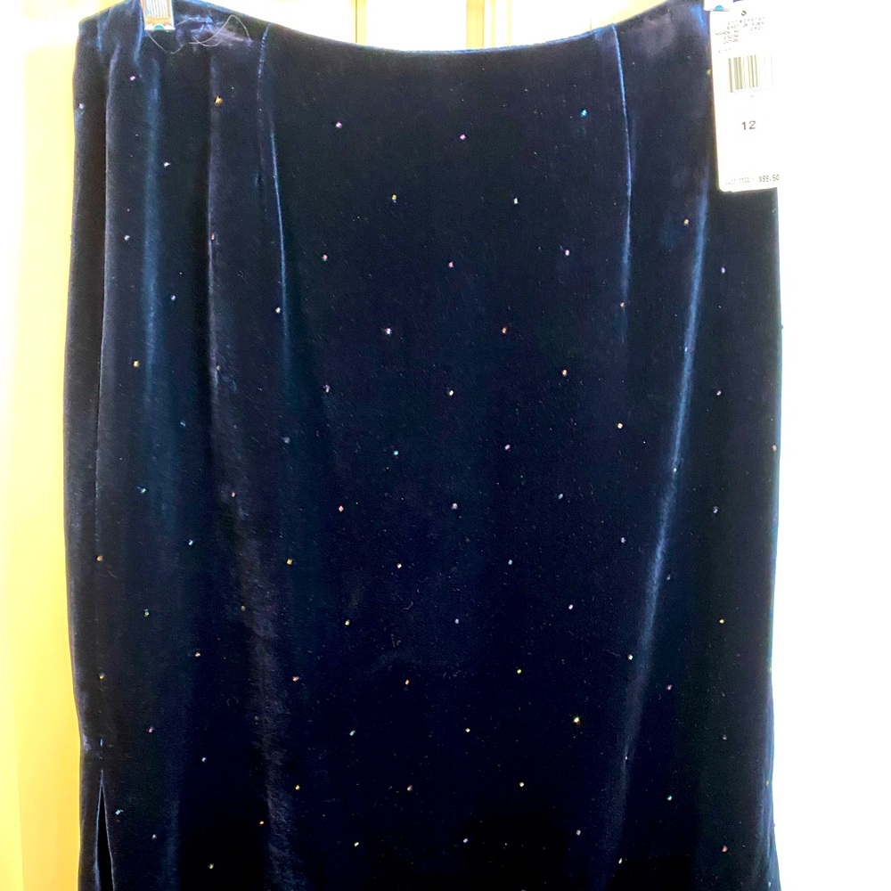 NWT-Ralph Lauren navy blue velvet skirt, glitter details, size 12